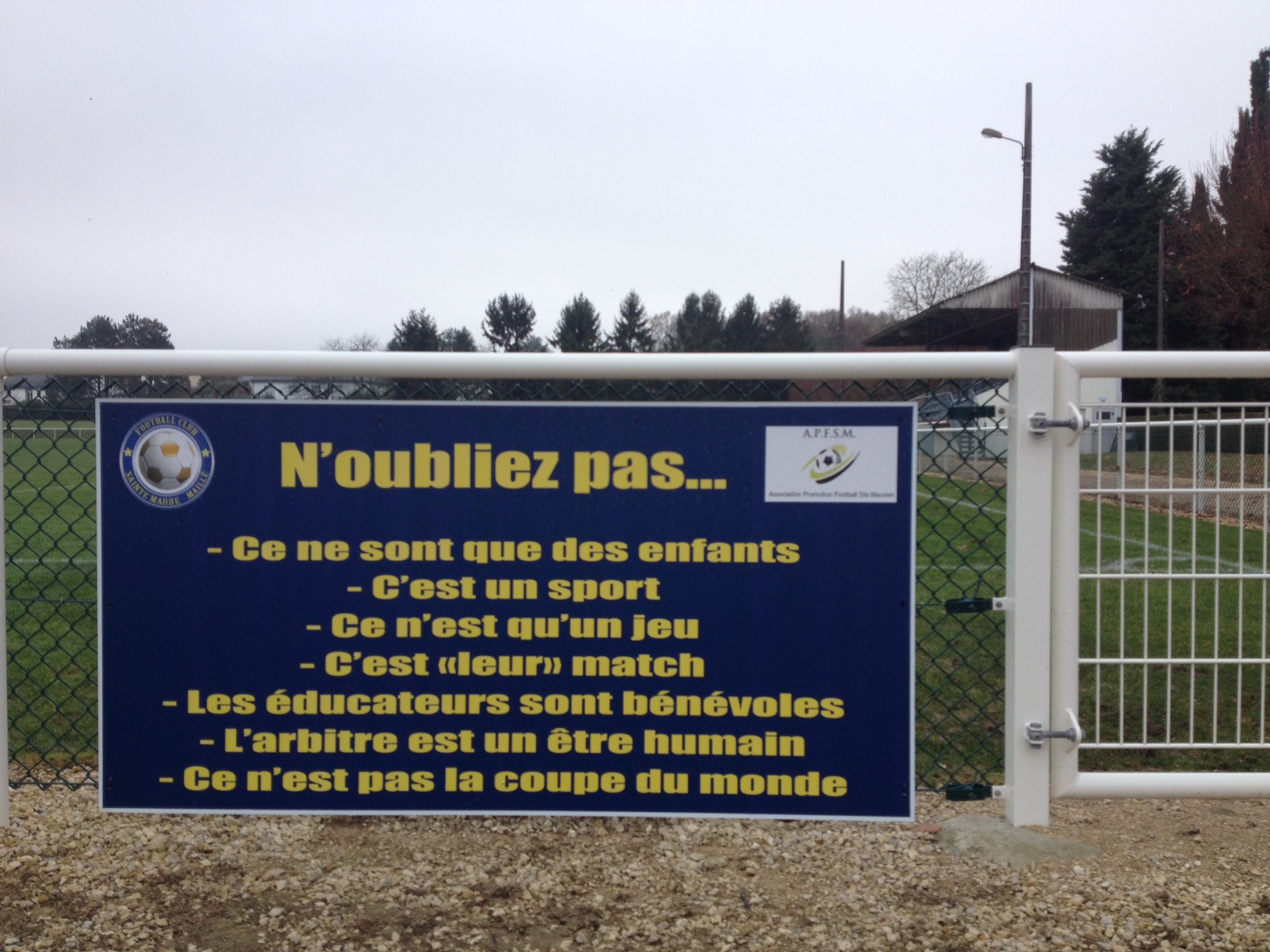 Panneau_stade.jpg